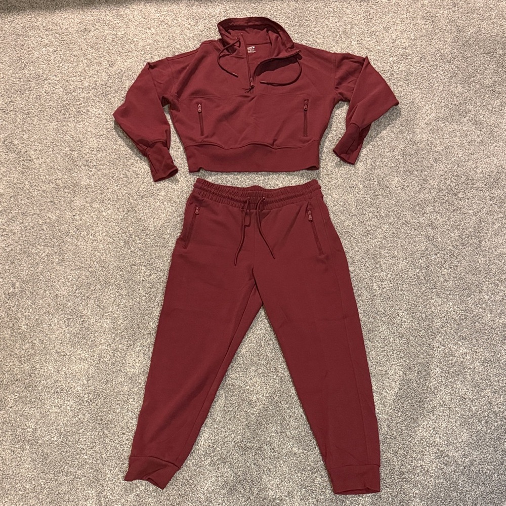 NWOT* Old Navy Women's Jogger Set